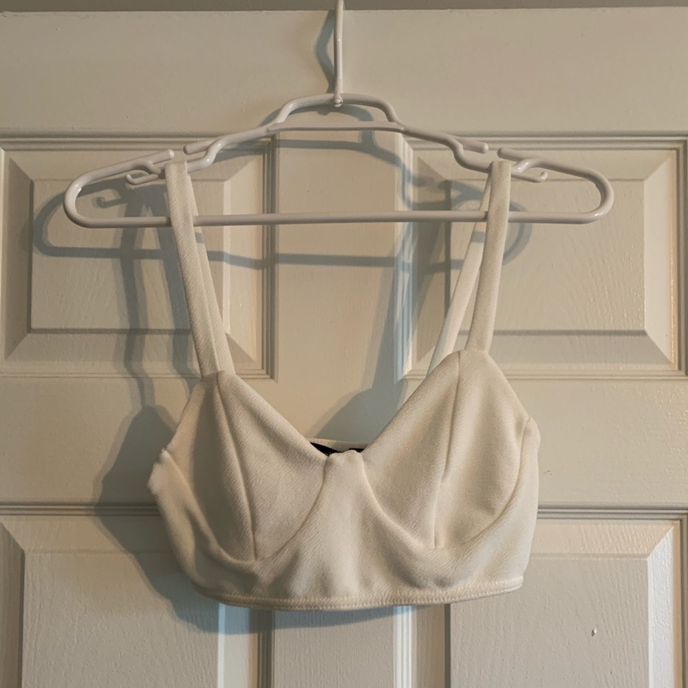 White Boohoo Crop